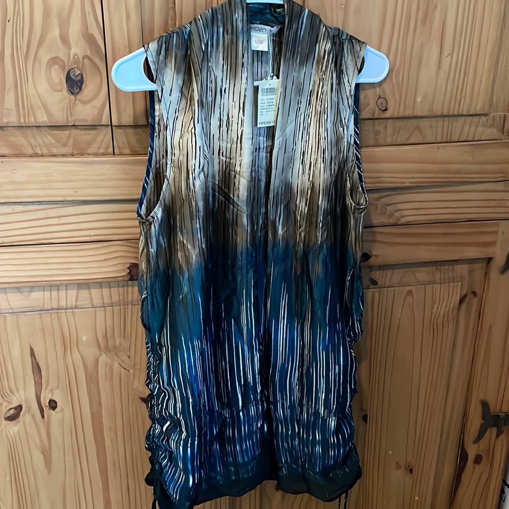 ARDEN B. New With Tags Sleeveless Tunic Size Large